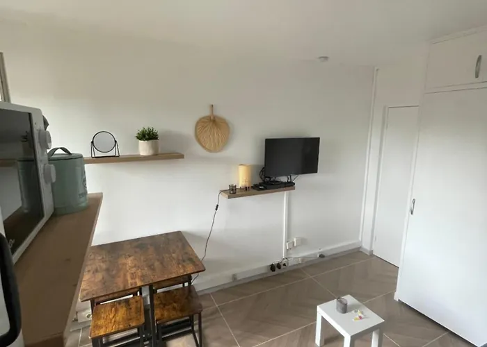 Superbe Neuf Avec Balcon