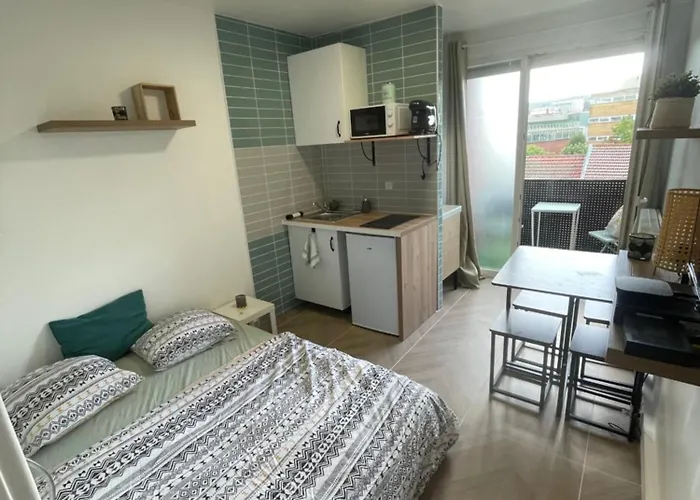 Superbe Neuf Avec Balcon *